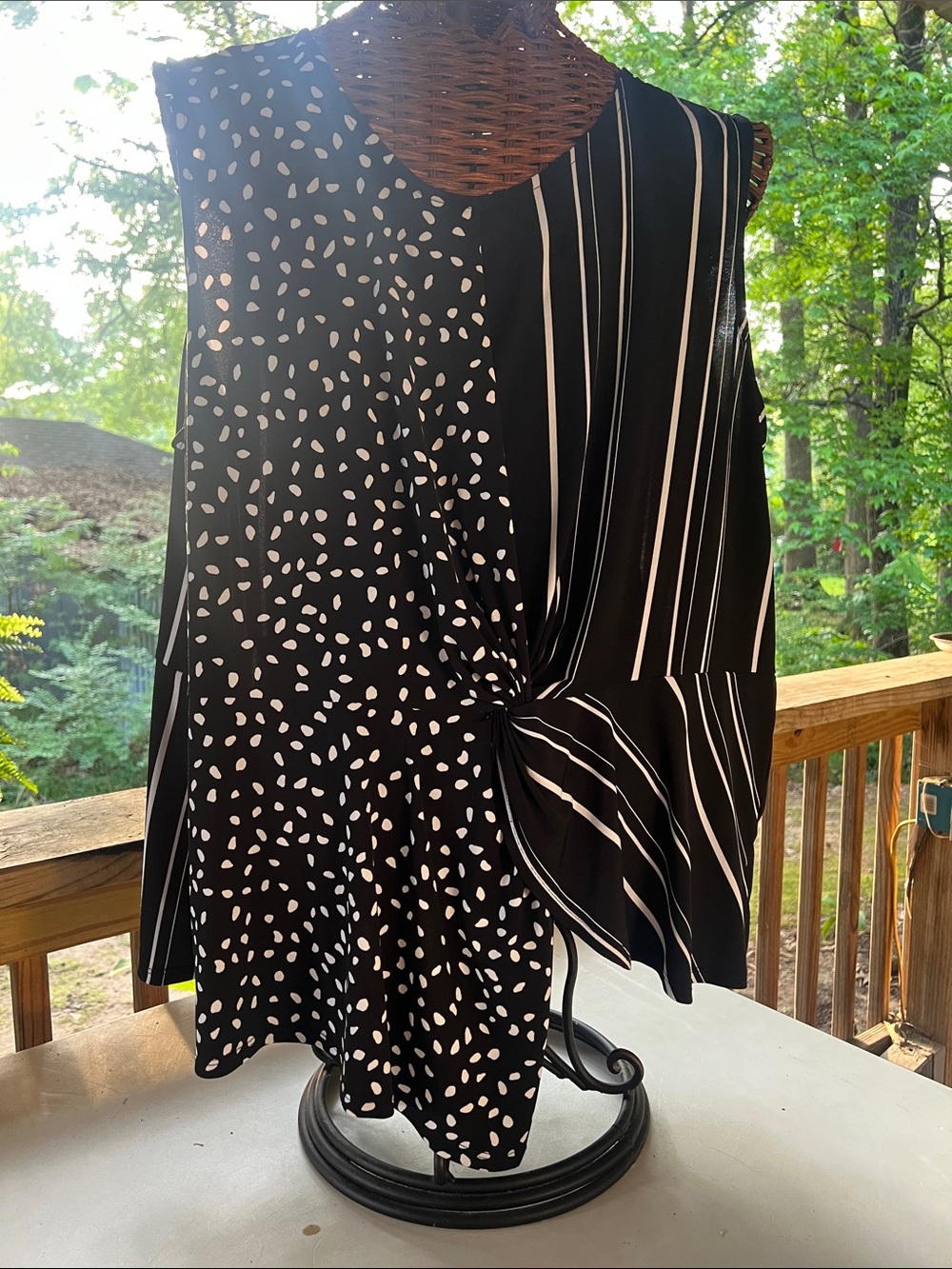 Cato Black and White Mixed-Print Sleeveless Blouse